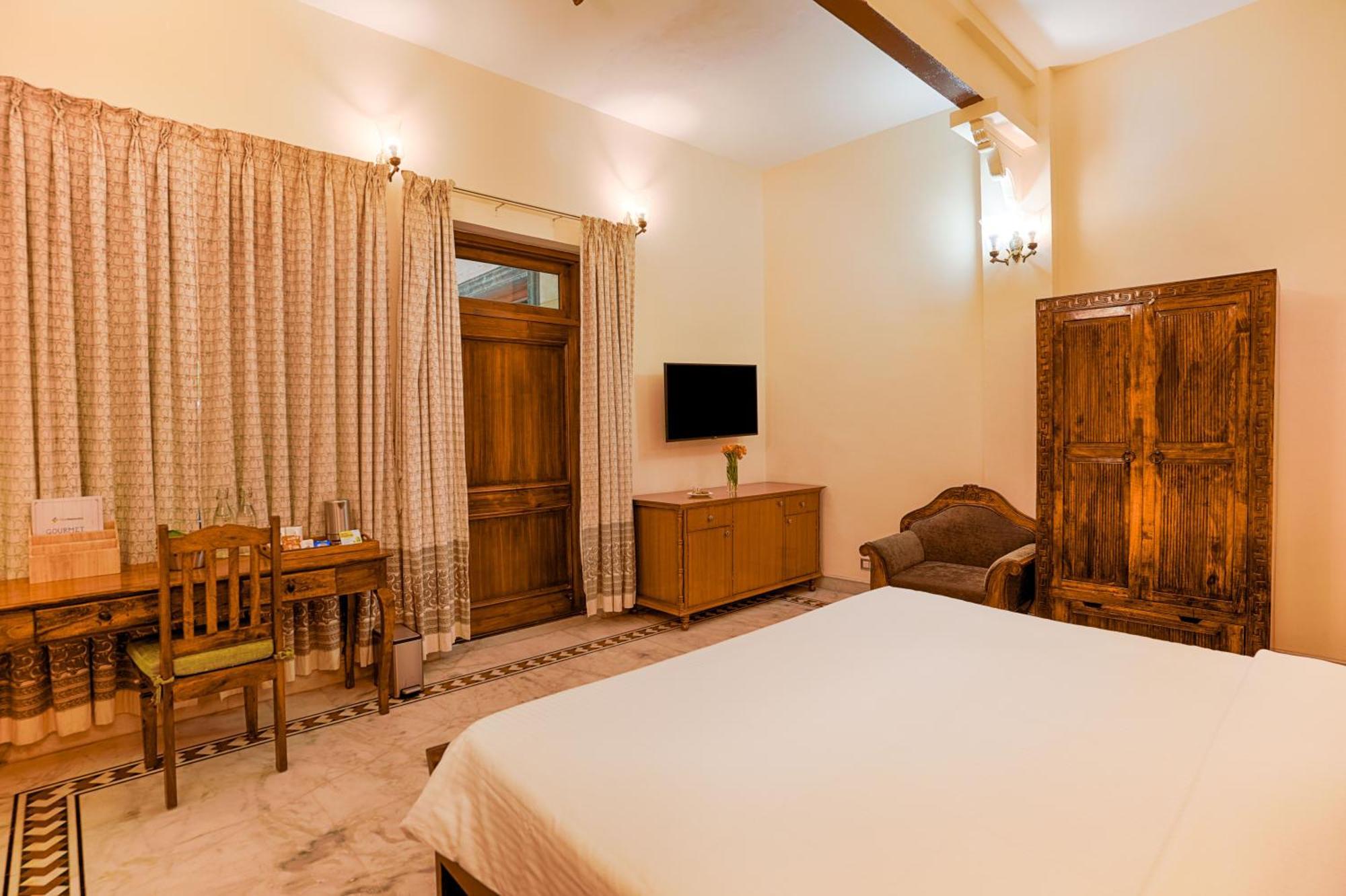 Club Mahindra Bharatpur Hotel Exterior photo