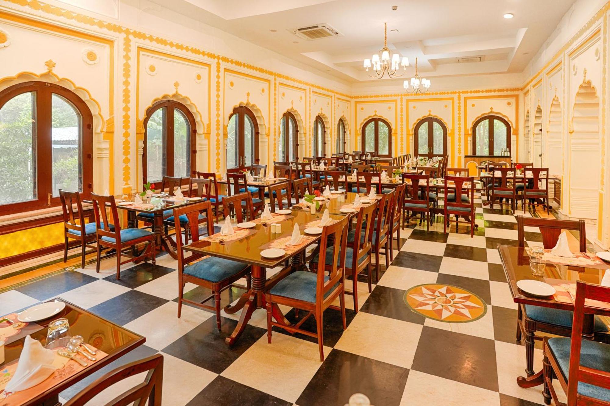Club Mahindra Bharatpur Hotel Exterior photo
