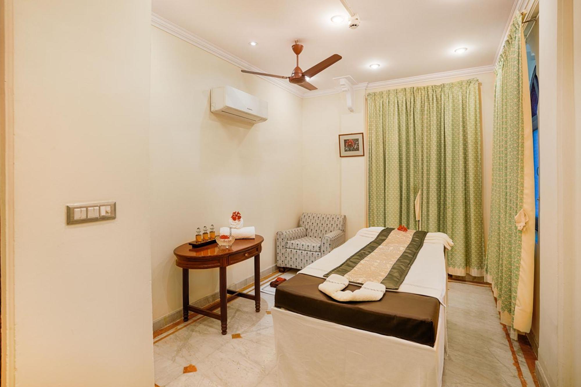 Club Mahindra Bharatpur Hotel Exterior photo