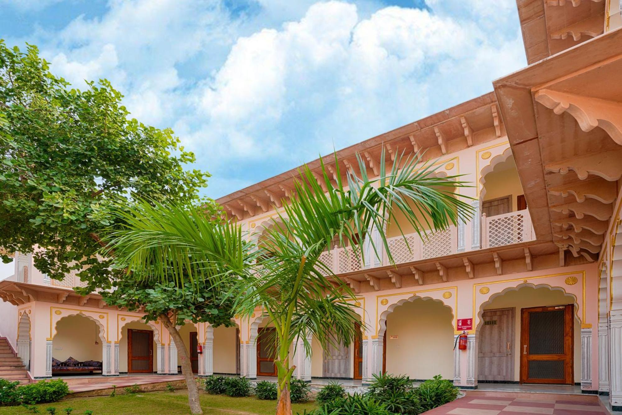 Club Mahindra Bharatpur Hotel Exterior photo