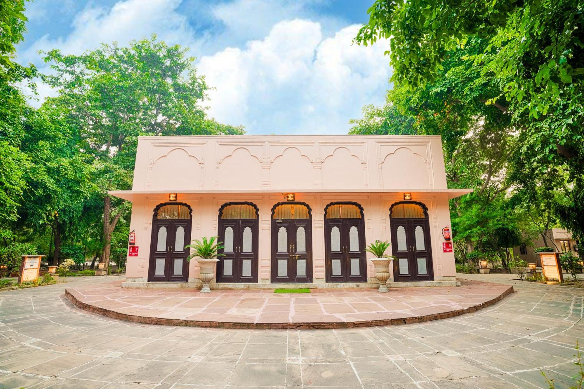 Club Mahindra Bharatpur Hotel Exterior photo