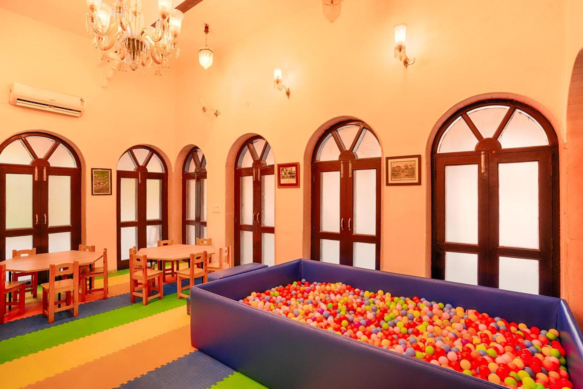 Club Mahindra Bharatpur Hotel Exterior photo
