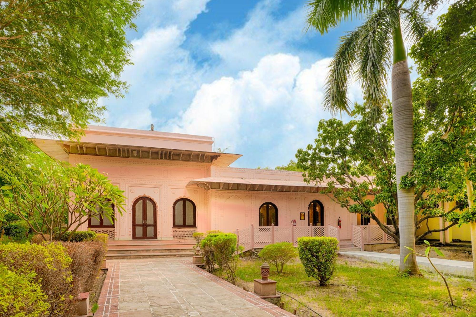 Club Mahindra Bharatpur Hotel Exterior photo