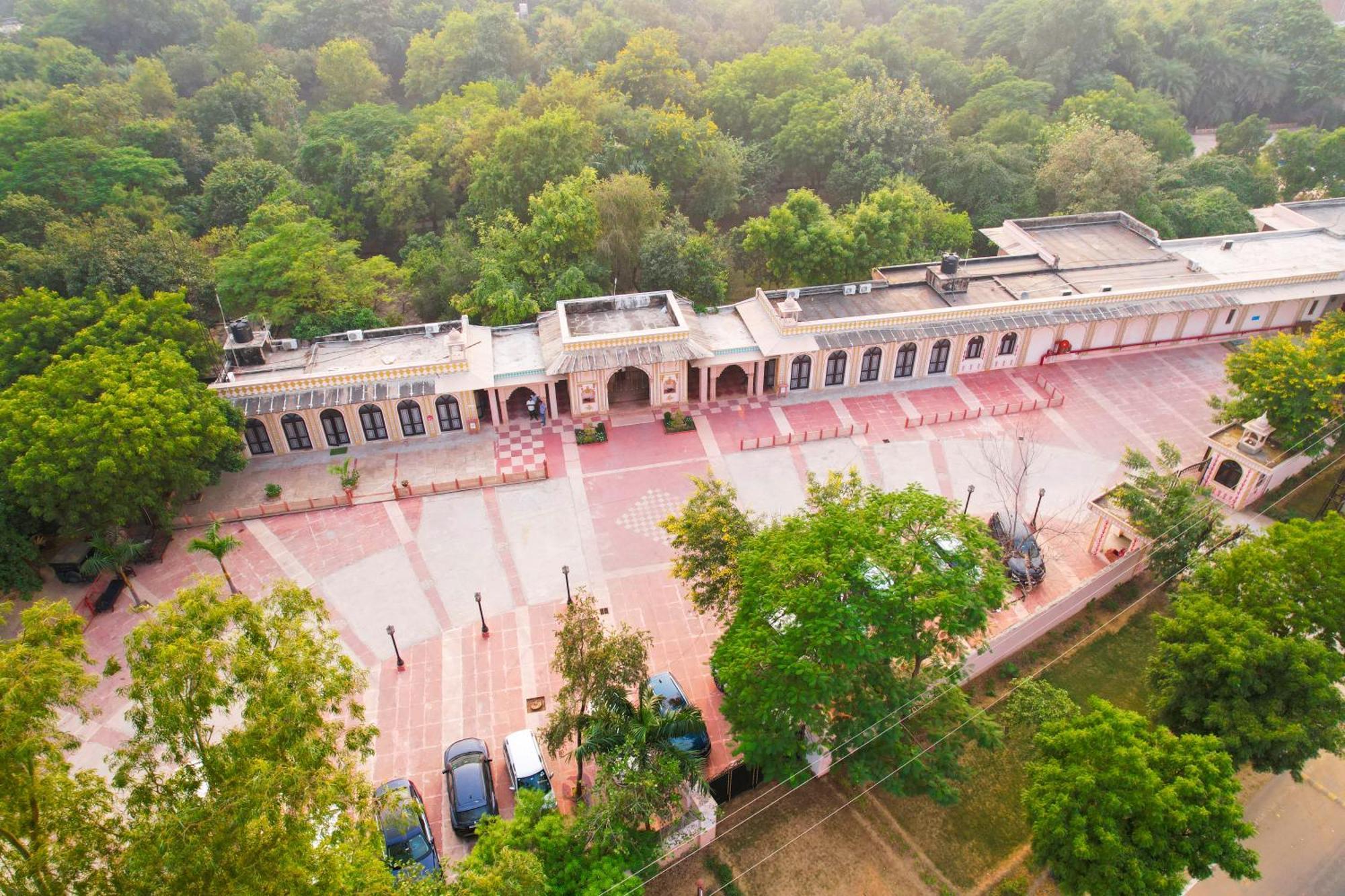 Club Mahindra Bharatpur Hotel Exterior photo